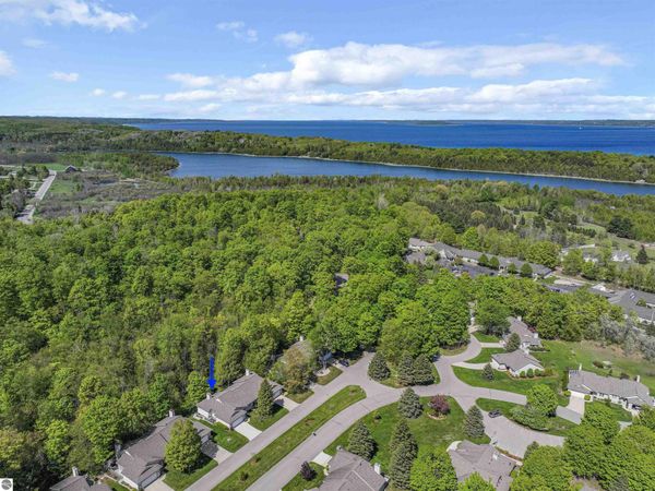 12040 Elk Run S, Traverse City, MI 49684