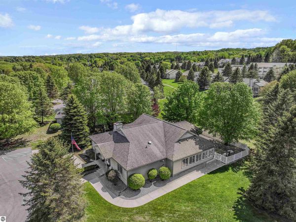 12040 Elk Run S, Traverse City, MI 49684