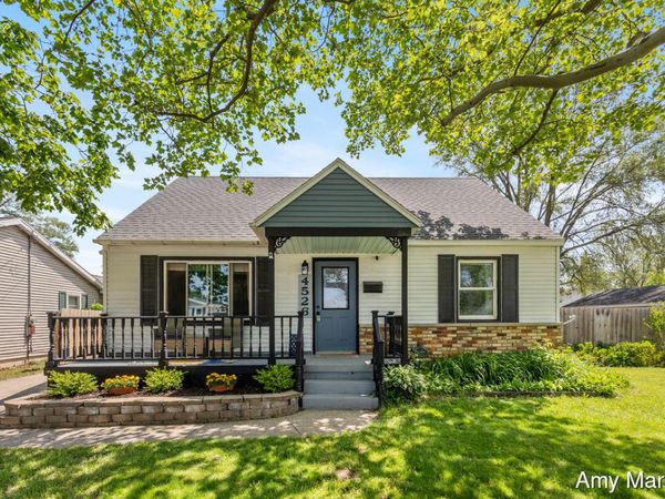4526 Rhodes Avenue SW, Grand Rapids, MI 49548
