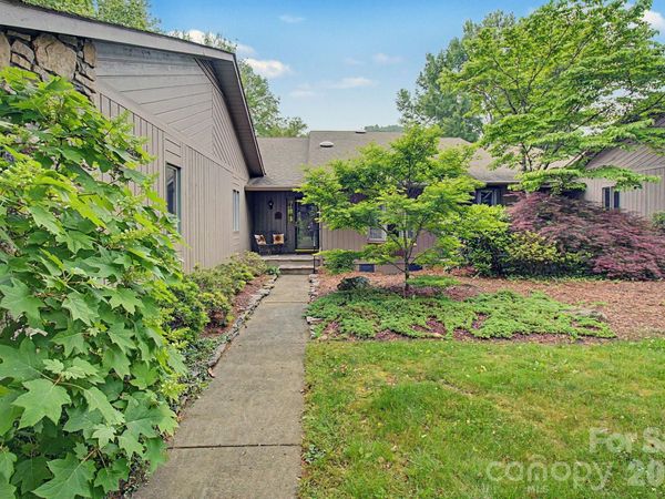 16 Clubside Drive, Asheville, NC 28804
