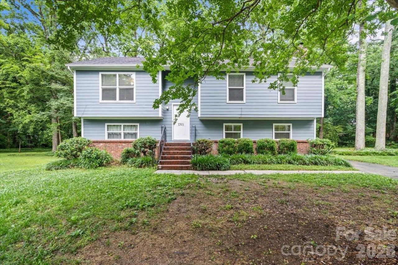 7301 Park Vista Circle, Charlotte, NC 28226 Main Photo