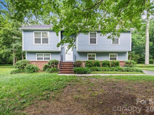 7301 Park Vista Circle, Charlotte, NC 28226