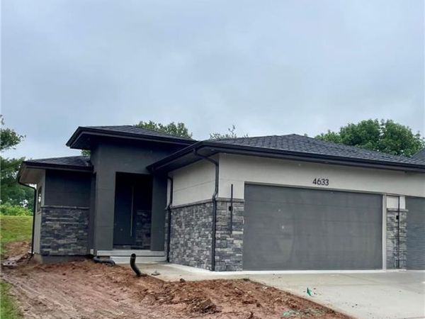 4633 NE Fairway Homes Drive, Lee's Summit, MO 64064