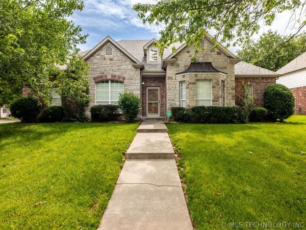 525 N Vine Street, Jenks, OK 74037