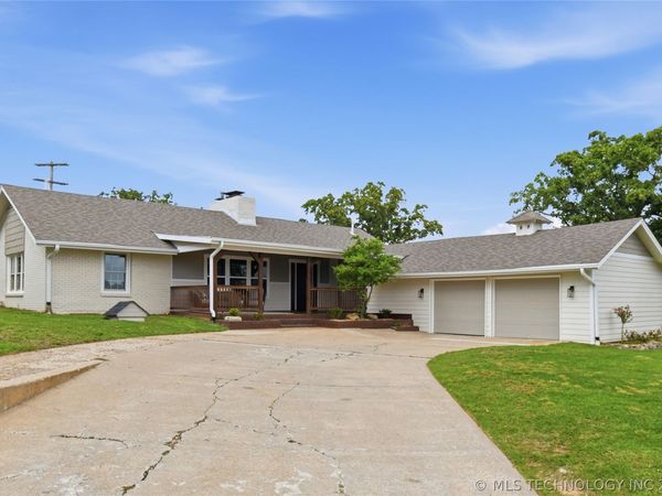 701 Oak Ridge Drive, Sand Springs, OK 74063