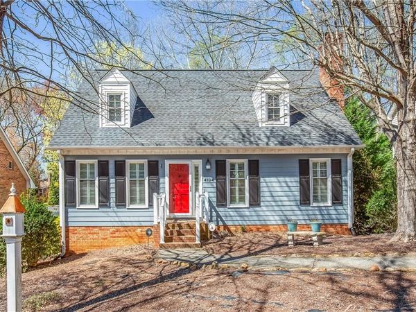 4104 Moss Brook Drive , Winston-Salem, NC 27127