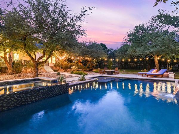 465 Lloyd LN, Dripping Springs, TX 78620