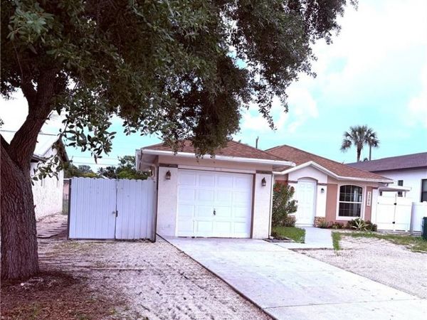 3586 Seagrape AVE , NAPLES, FL 34104