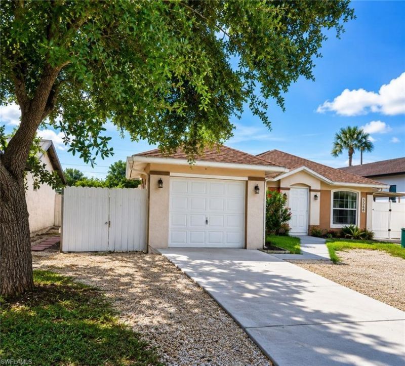 3586 Seagrape Ave, Naples, FL 34104 Photo