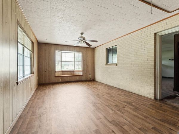 405 Vatican Dr, Donaldsonville, LA 70346