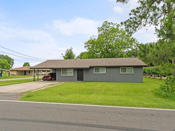 314 Vatican Dr, Donaldsonville, LA 70346