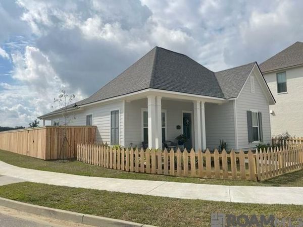 821 Conway Village Blvd, Gonzales, LA 70737