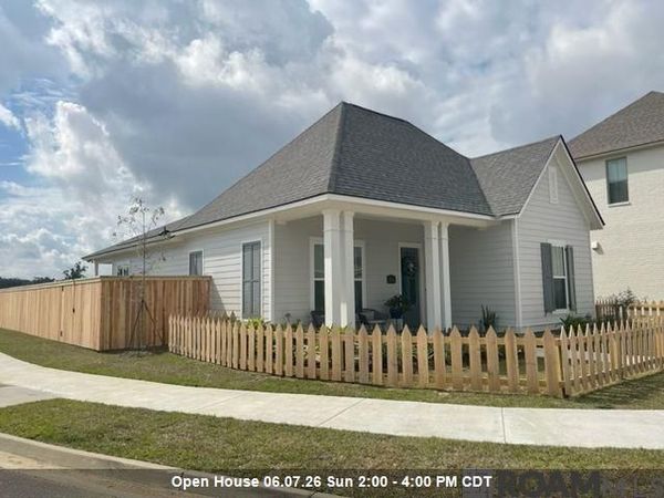 821 Conway Village Blvd, Gonzales, LA 70737