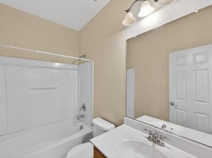 1886 Mammoth Way, Sacramento, CA 95834 Photo