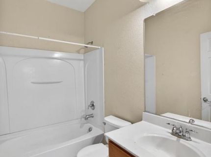 1886 Mammoth Way, Sacramento, CA 95834 Photo