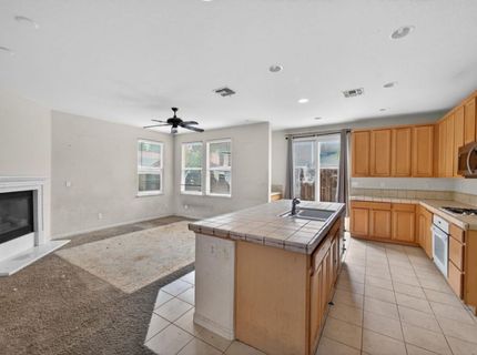 1886 Mammoth Way, Sacramento, CA 95834 Photo