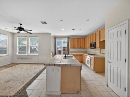 1886 Mammoth Way, Sacramento, CA 95834 Photo