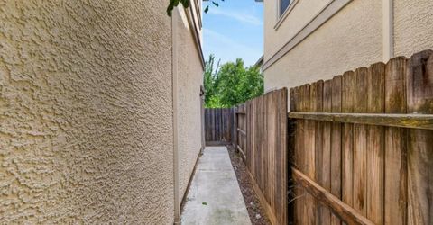 1886 Mammoth Way, Sacramento, CA 95834 Photo
