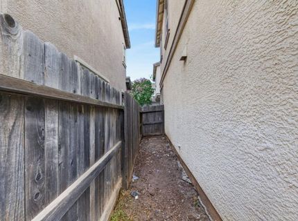 1886 Mammoth Way, Sacramento, CA 95834 Photo