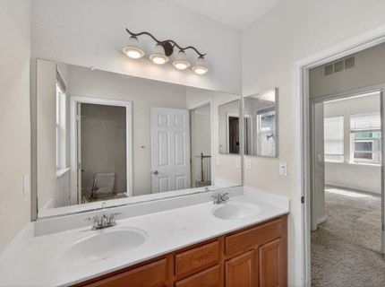 1886 Mammoth Way, Sacramento, CA 95834 Photo