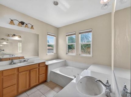 1886 Mammoth Way, Sacramento, CA 95834 Photo