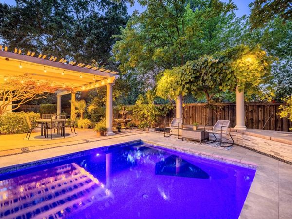 945 Sierra Park Ln, Sacramento, CA 95864