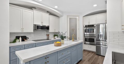 945 Sierra Park Ln, Sacramento, CA 95864 Photo