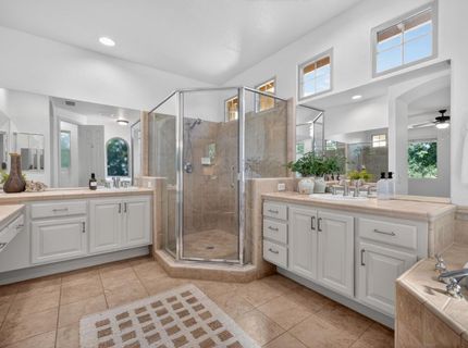 945 Sierra Park Ln, Sacramento, CA 95864 Photo