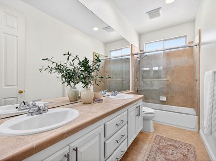 945 Sierra Park Ln, Sacramento, CA 95864 Photo