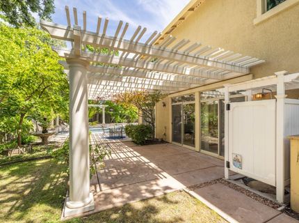 945 Sierra Park Ln, Sacramento, CA 95864 Photo