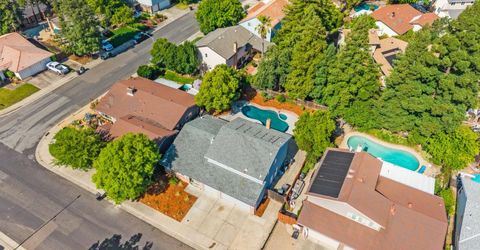 1111 Cottonwood Dr, Roseville, CA 95661 Photo