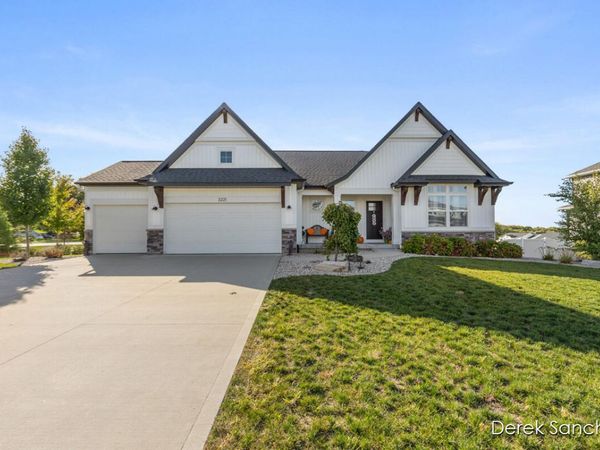 3221 Rocaway Drive, Hudsonville, MI 49426