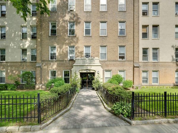 472 Gramatan Avenue, Unit A3, Mount Vernon, NY 10552