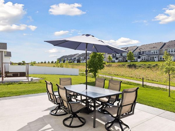 1038 Siesta Drive, Woodbury, MN 55129