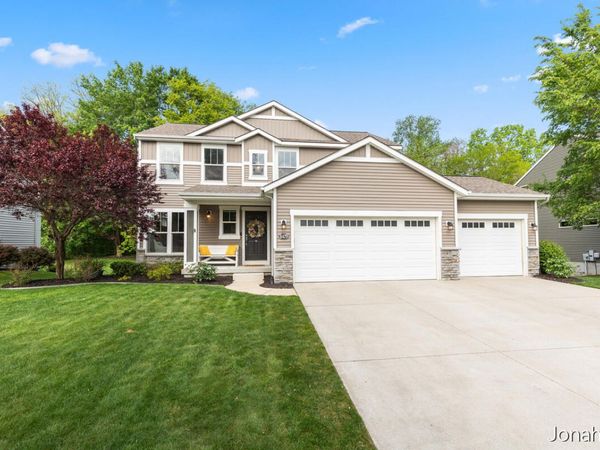 8479 Twin Lakes Drive, Jenison, MI 49428