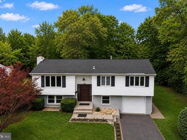 1104 GORSON DRIVE, WARMINSTER, PA 18974