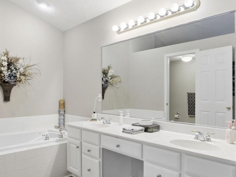 5947 Castlewood Crossing, Unit 2, Miami Twp, OH 45150 Photo 25
