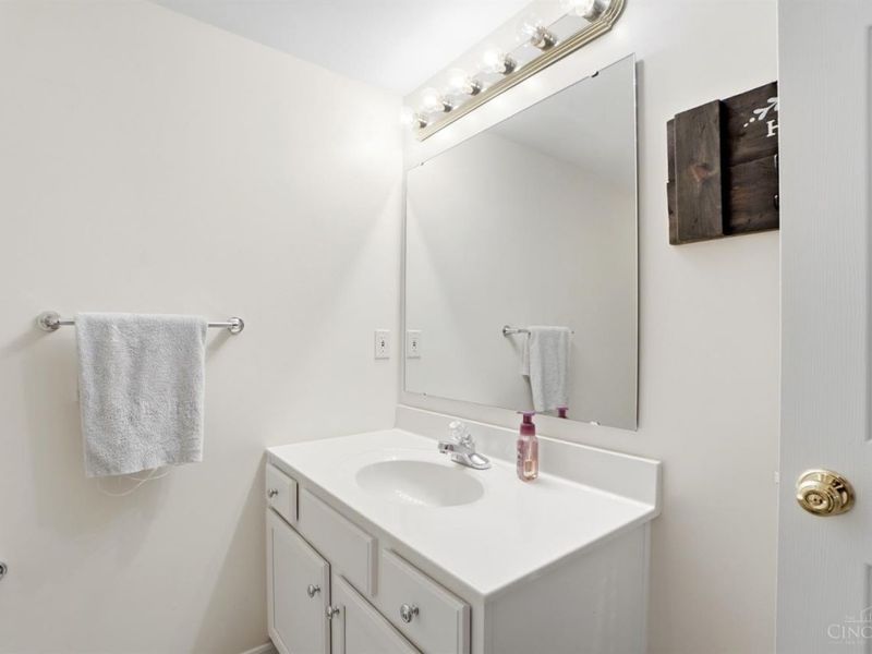 5947 Castlewood Crossing, Unit 2, Miami Twp, OH 45150 Photo 39