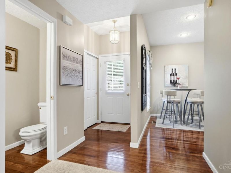 5947 Castlewood Crossing, Unit 2, Miami Twp, OH 45150 Photo 9
