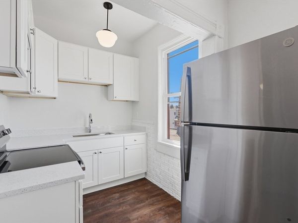 105 High St, Unit 4P, Holyoke, MA 01040