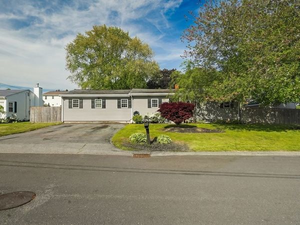 1 Eric Rd, Dartmouth, MA 02747