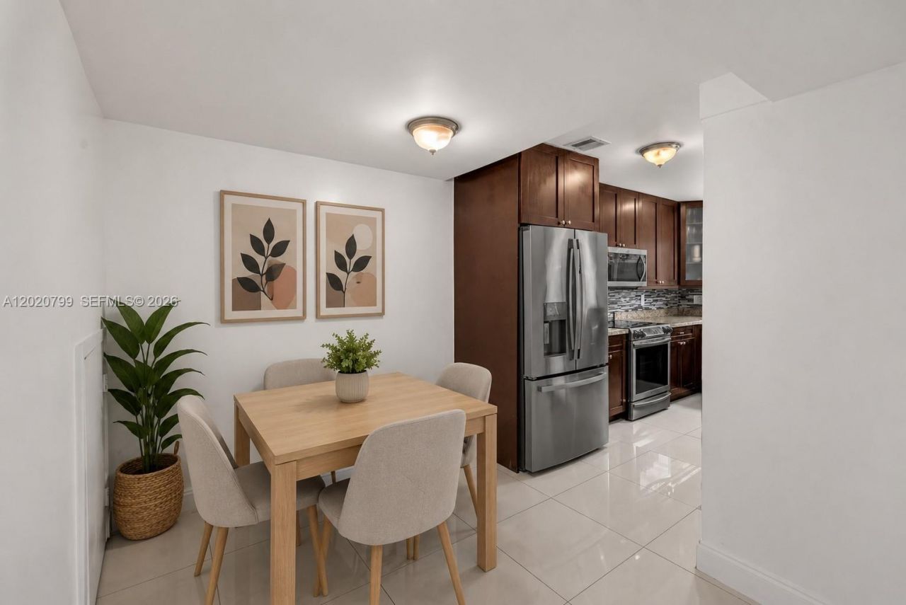 1010 NE 204th Ter, Miami, FL 33179 Photo