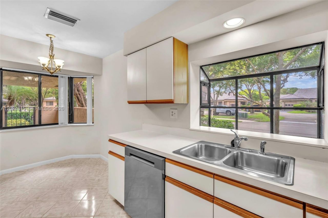 9347 N Chelsea Dr N , Plantation, FL 33324 Photo