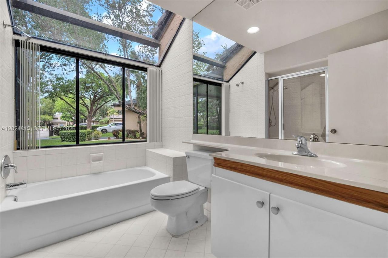 9347 N Chelsea Dr N , Plantation, FL 33324 Photo