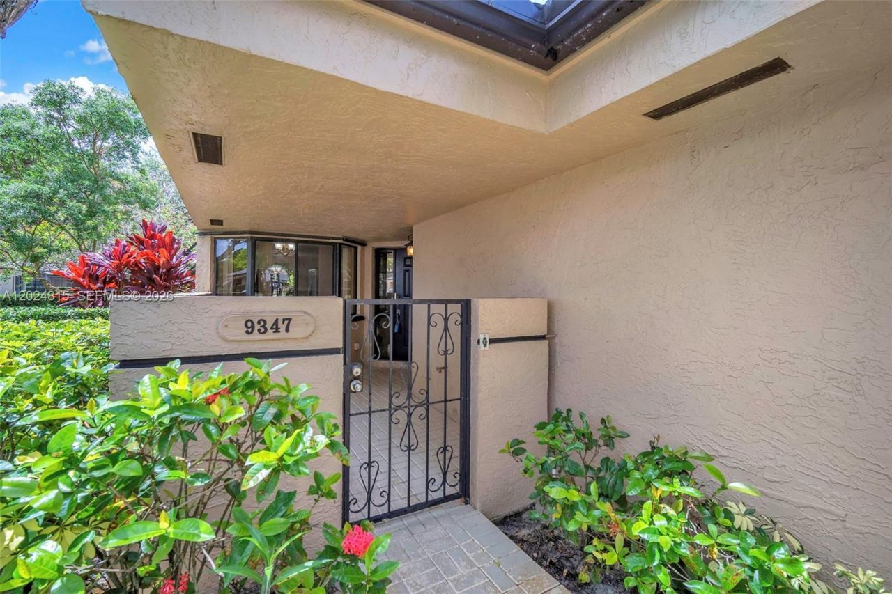 9347 N Chelsea Dr N, Plantation, FL 33324 Photo