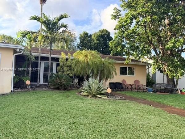 5129 Van Buren St , Hollywood, FL 33021