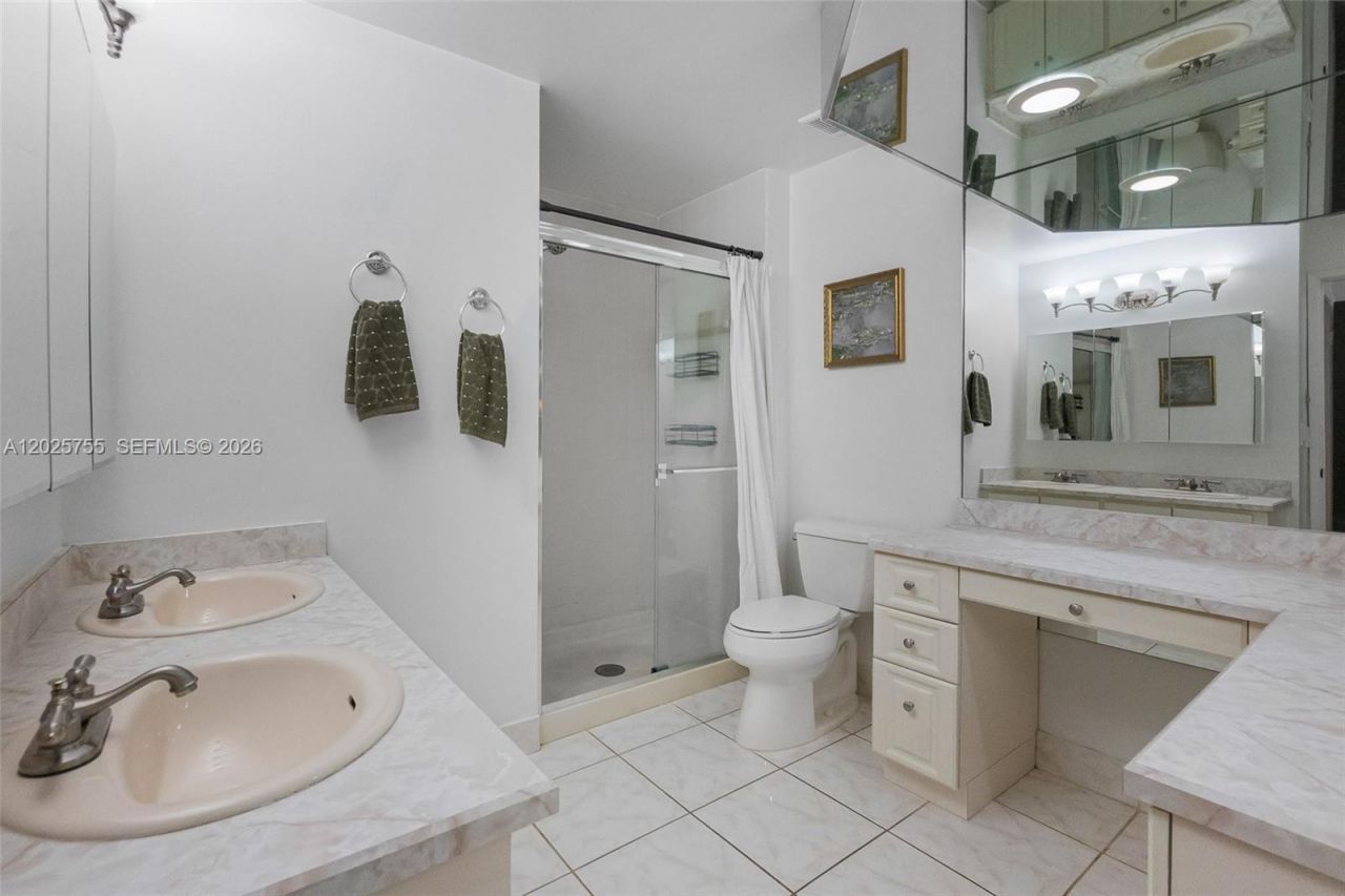 7560 NW 79th Ave, Unit V2, Tamarac, FL 33321 Photo