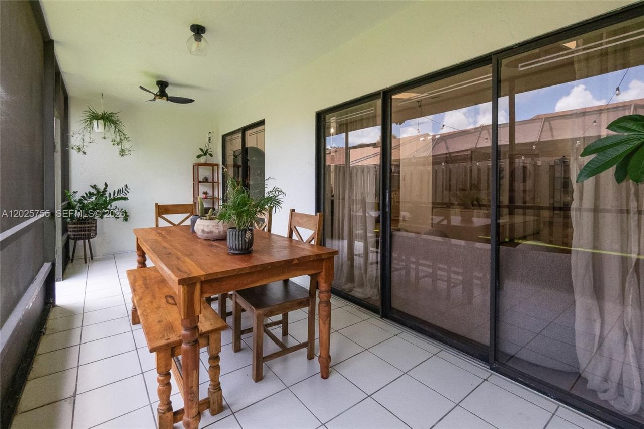 7560 NW 79th Ave, Unit V2, Tamarac, FL 33321 Photo