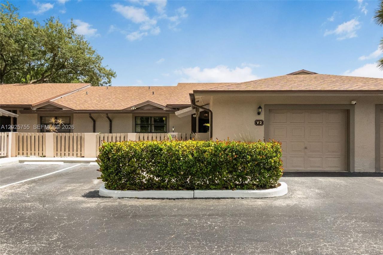 7560 NW 79th Ave, Unit V2, Tamarac, FL 33321 Photo