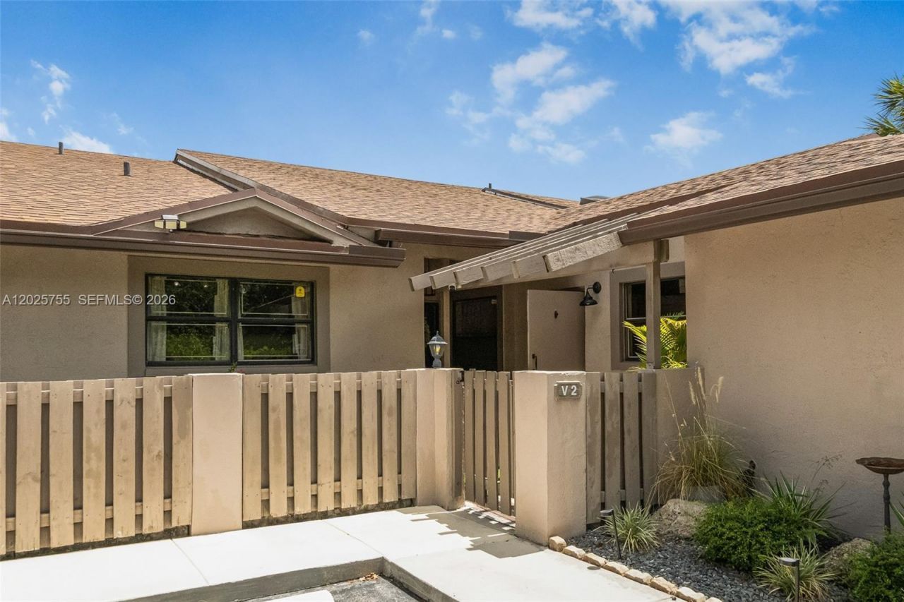 7560 NW 79th Ave, Unit V2, Tamarac, FL 33321 Photo